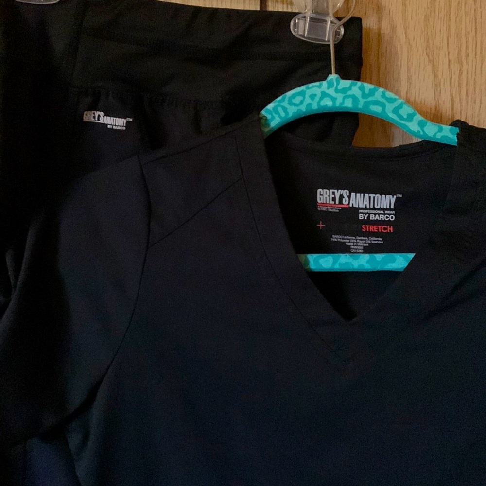Slightly used Grey’s Anatomy extra extra small stretch black scrubs